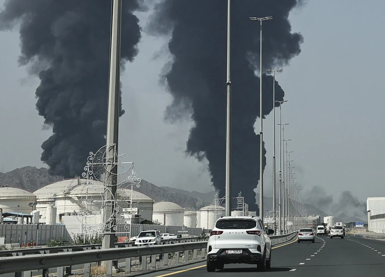 Amea&ccedil;a saudita  de resposta militar  aumenta riscos