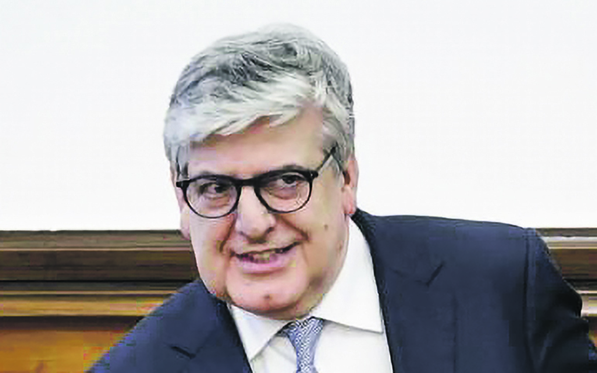 M&aacute;ximo dos Santos pediu a Bruxelas para definir per&iacute;odo de nojo