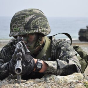 Donald Trump encurta la&ccedil;os militares com a Coreia do Sul