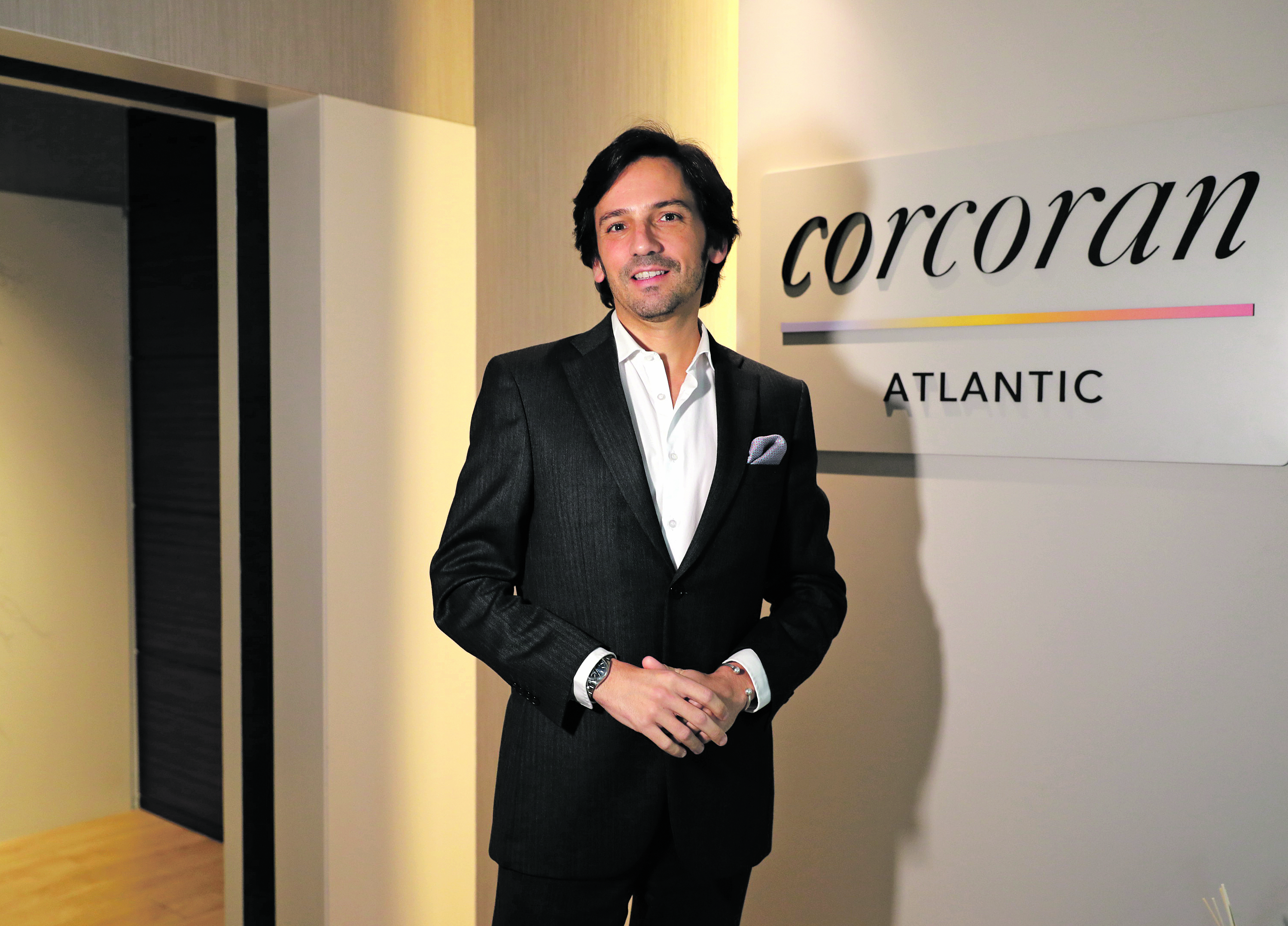 Corcoran chega com 500 milh&otilde;es  em casas de luxo no pipeline
