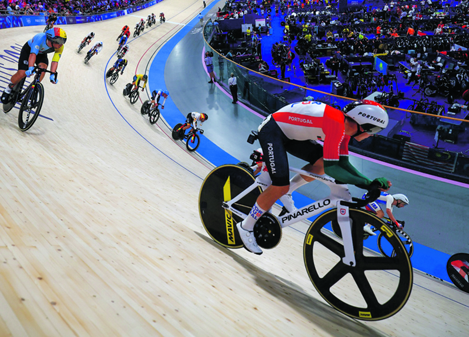 Iuri Leitão pedalou  para a história em Paris