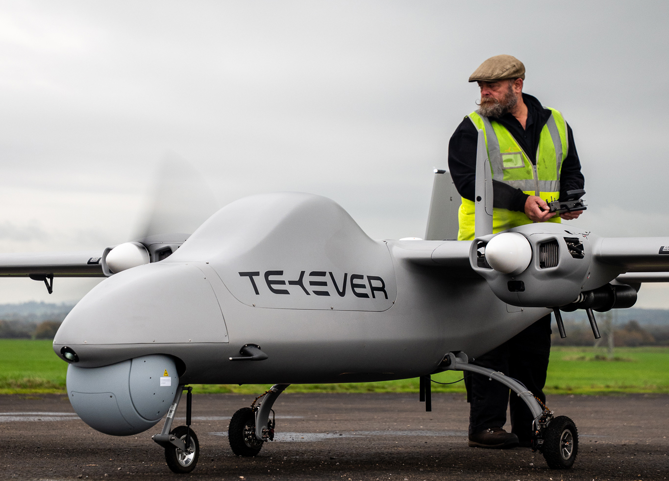 Drones portugueses lan&ccedil;am ofensiva em Fran&ccedil;a e Inglaterra