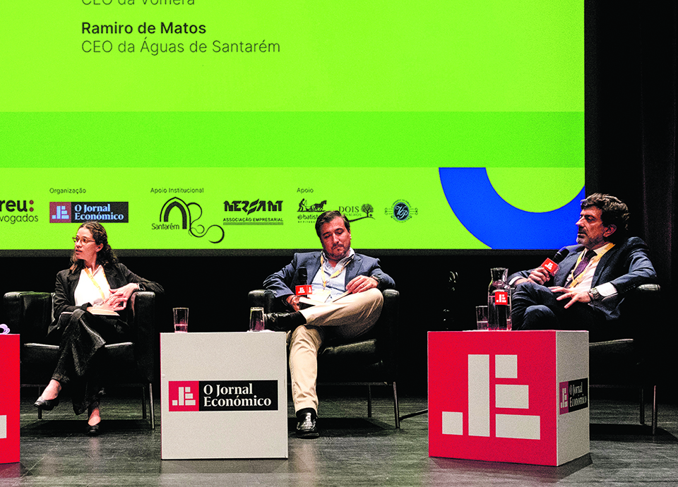 Empresas não podem descurar solidez financeira