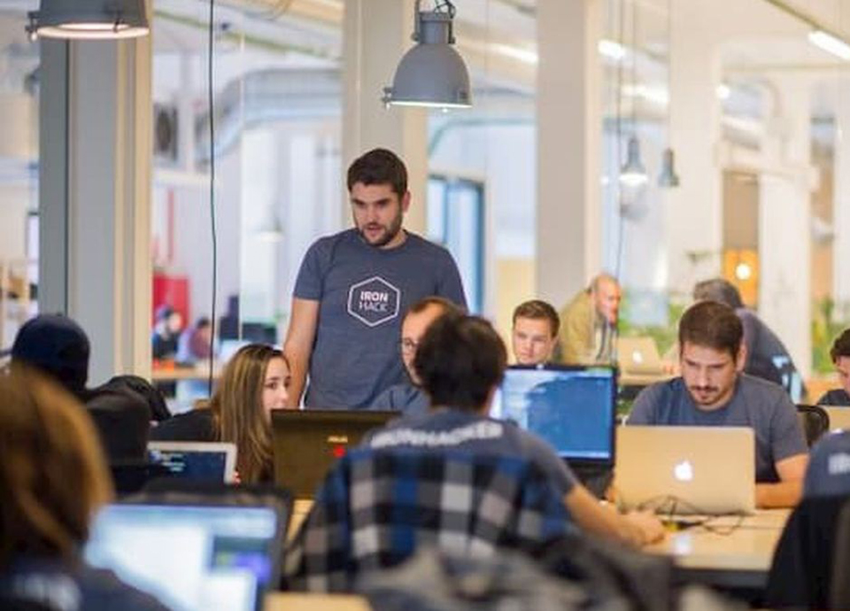 Escola Ironhack fecha campus  de Lisboa e investe nos cursos online