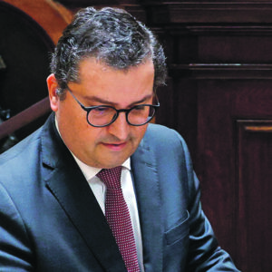 IRS: Parlamento dá luz verde a alívio que vai chegar a três milhões de famílias