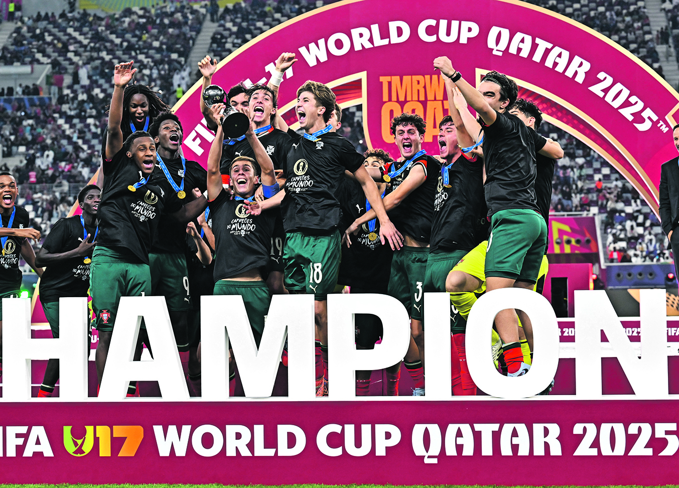 Aos 17 anos, o mundo é deles.  Mas valem zero no Transfermarkt