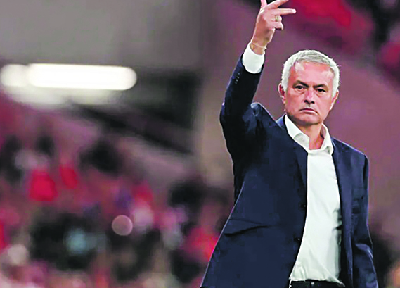 Jos&eacute; Mourinho &eacute; o segundo treinador mais  gastador da hist&oacute;ria
