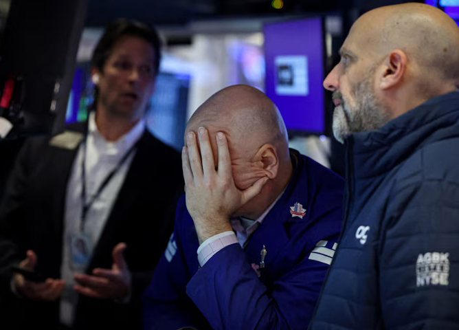 M&eacute;dio Oriente e bancos centrais penalizam bolsas