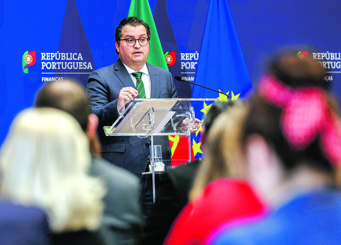 Brilharete or&ccedil;amental  d&aacute; ajuda inesperada  para combater a crise