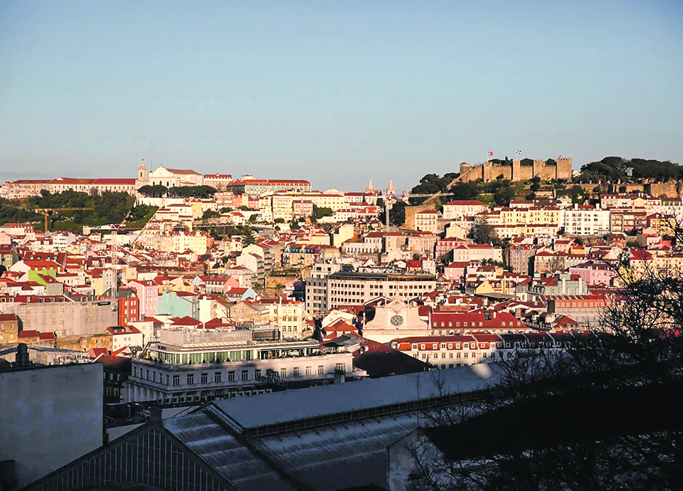 Mais poupados,  ainda abaixo da m&eacute;dia, mas com casa
