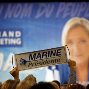 A estratégia de Le Pen para desmantelar a União Europeia como a conhecemos