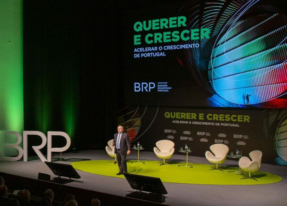 Empresas apelam a aban&atilde;o  na competitividade e des&iacute;gnio nacional do crescimento