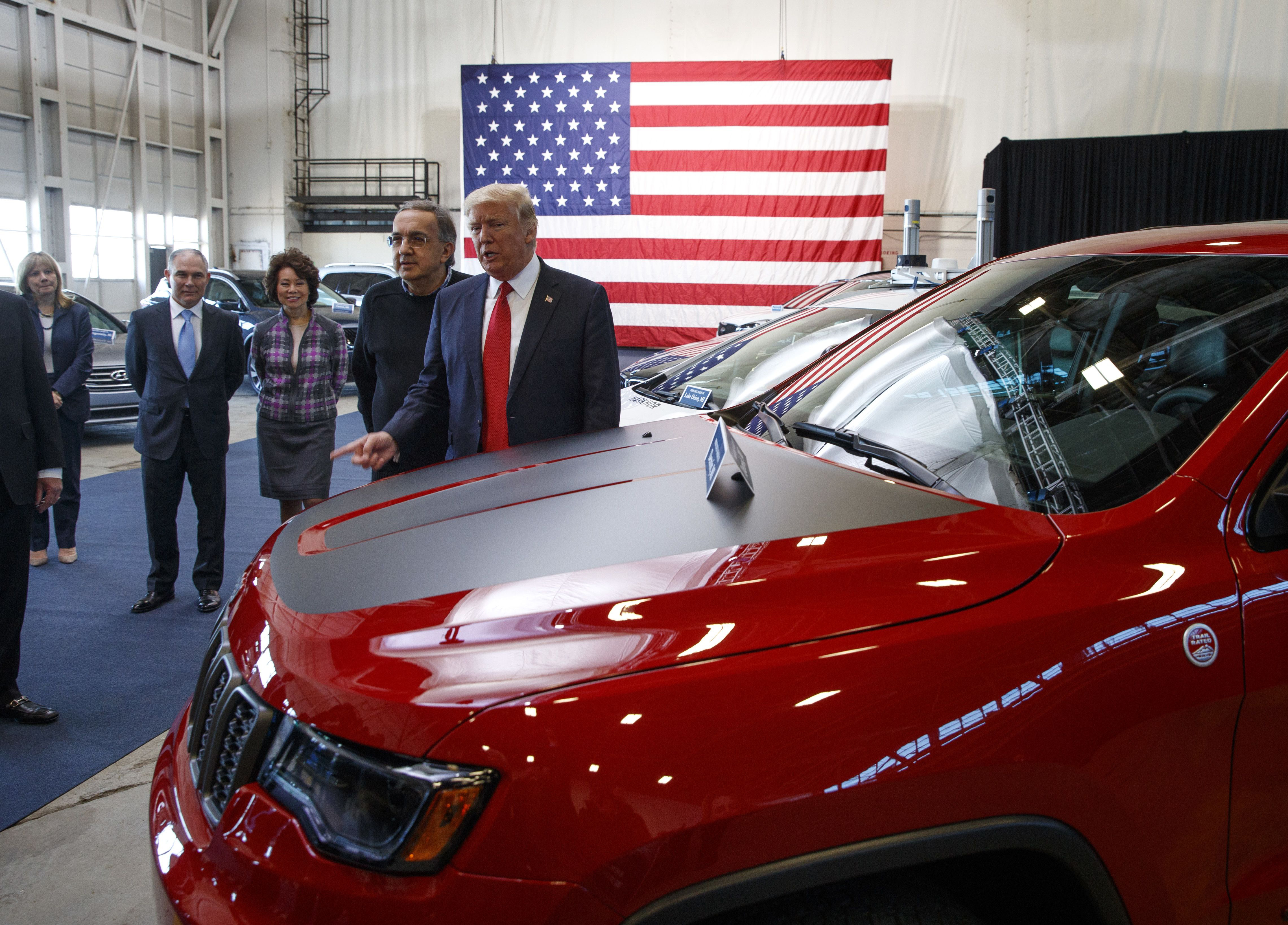 No meio do caos no setor, Trump suaviza tarifas sobre peças para automóveis