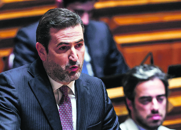 Fantasma do Constitucional paira nas altera&ccedil;&otilde;es  ao layoff a 100%