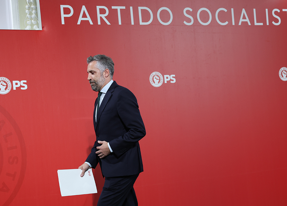 PS abstém-se  e vai  viabilizar OE2025