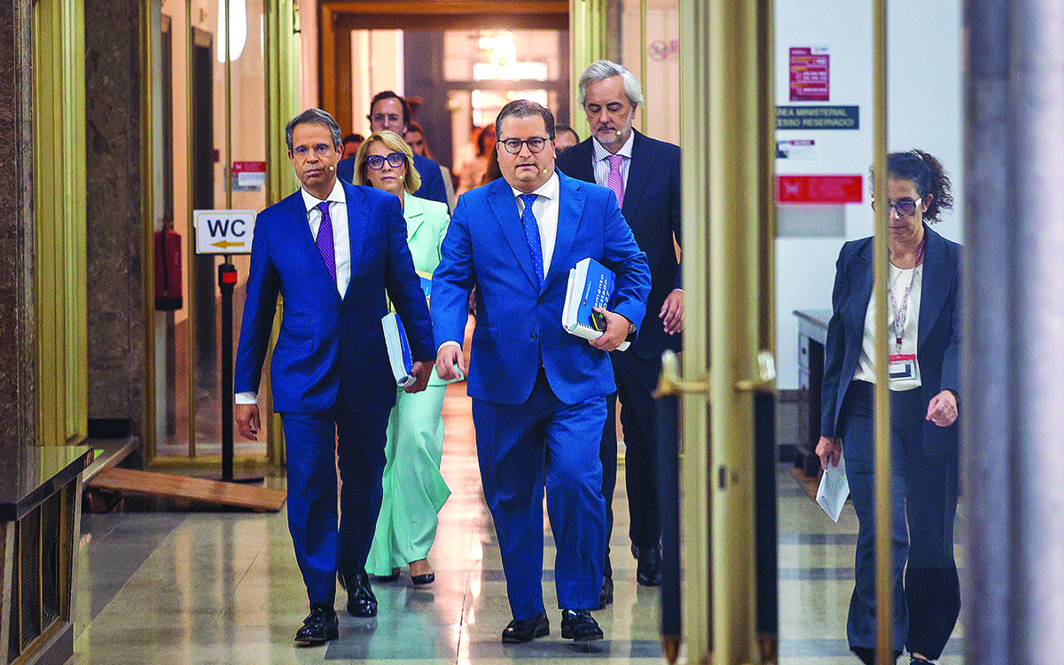 OE2027 a caminho  da aprova&ccedil;&atilde;o, mas ainda falta a especialidade