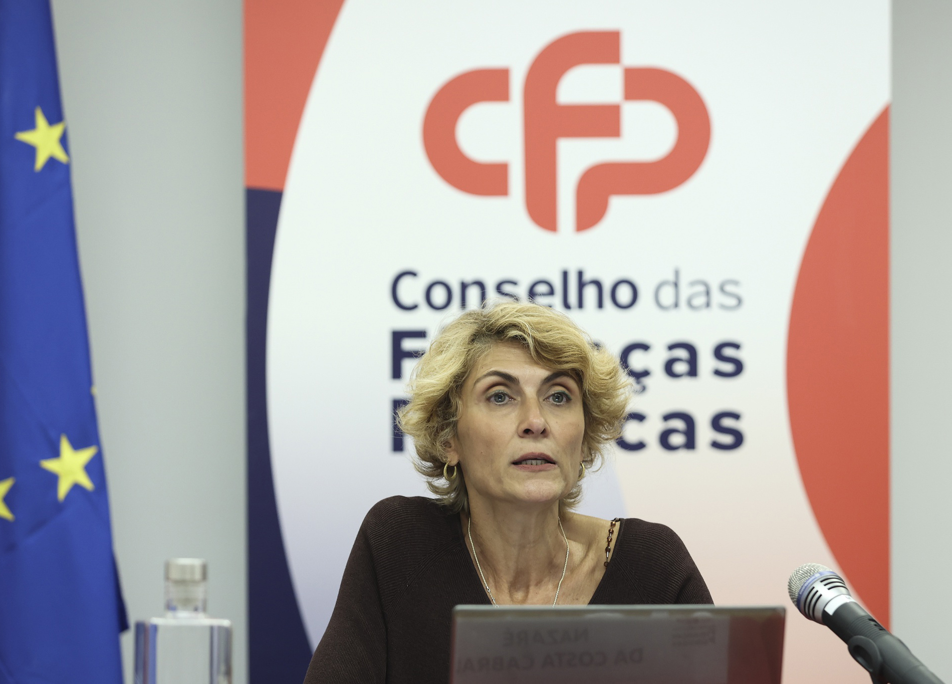 CFP alerta para possível contágio de França e risco de despedimentos