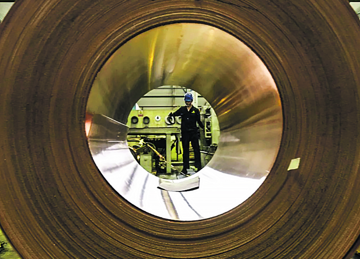 Metalomec&acirc;nica a ferro e fogo com Bruxelas