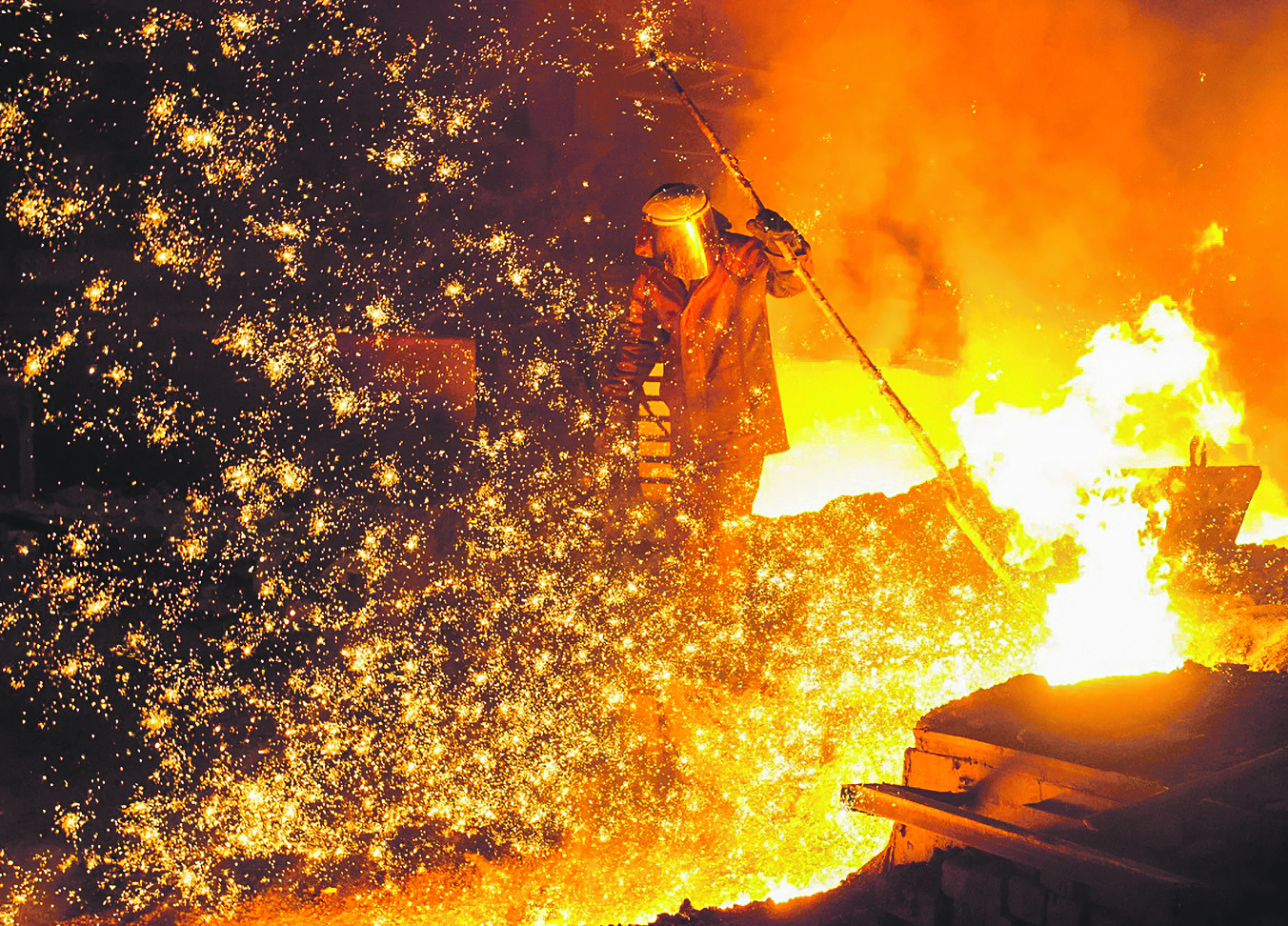 Metalurgia &agrave; boleia da guerra face a risco no setor autom&oacute;vel