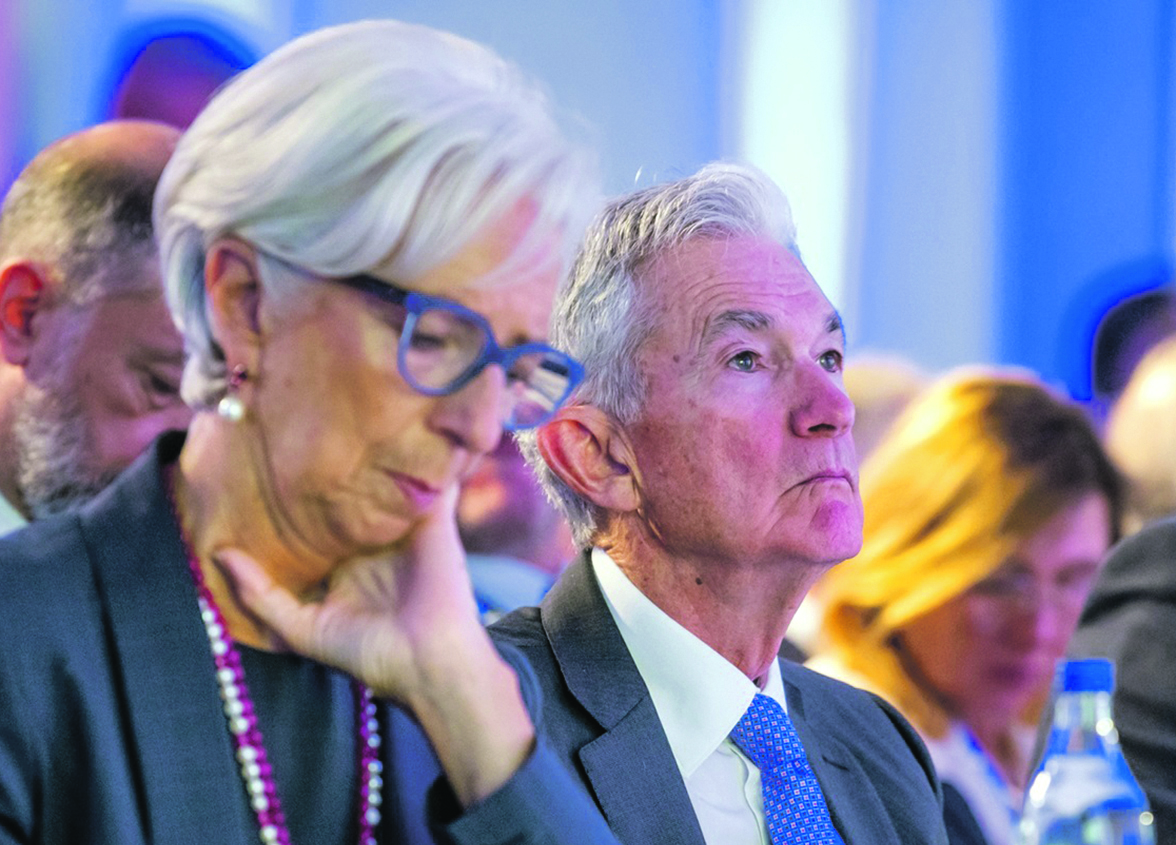 Taxas de juro congeladas  e mudan&ccedil;a  de m&uacute;sica