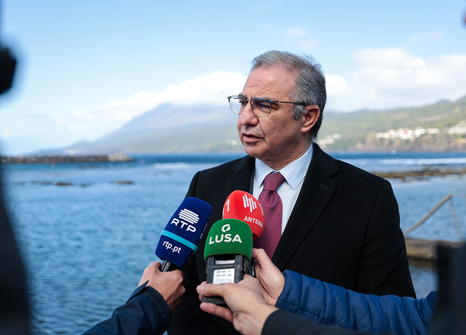 Governo de Bolieiro nos A&ccedil;ores testa nova organiza&ccedil;&atilde;o do trabalho