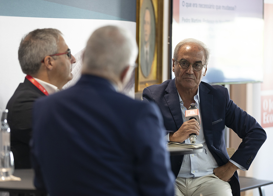 Governos precisam de uma base de apoio empresarial mais alargada