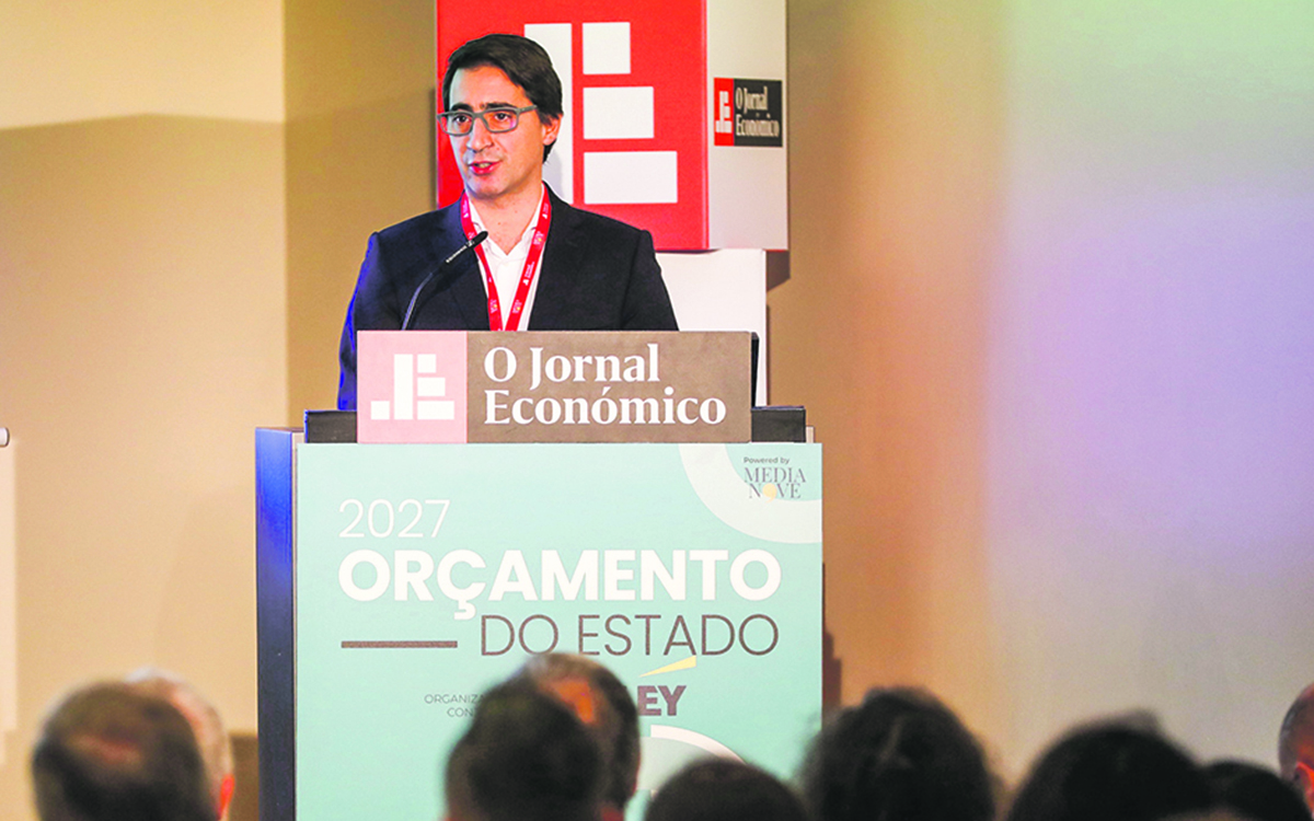 A d&iacute;vida p&uacute;blica  est&aacute; a ser reduzida demasiado depressa?