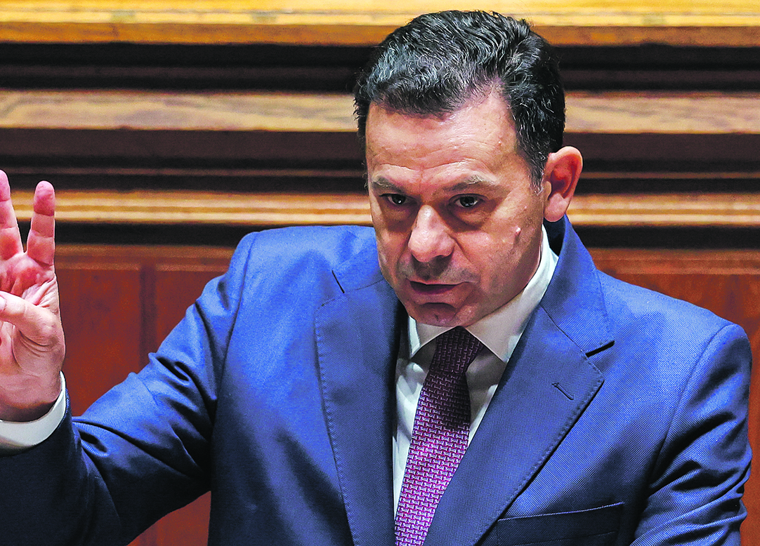 Luís Montenegro quer eleições para pôr fim a “espiral sem fim”