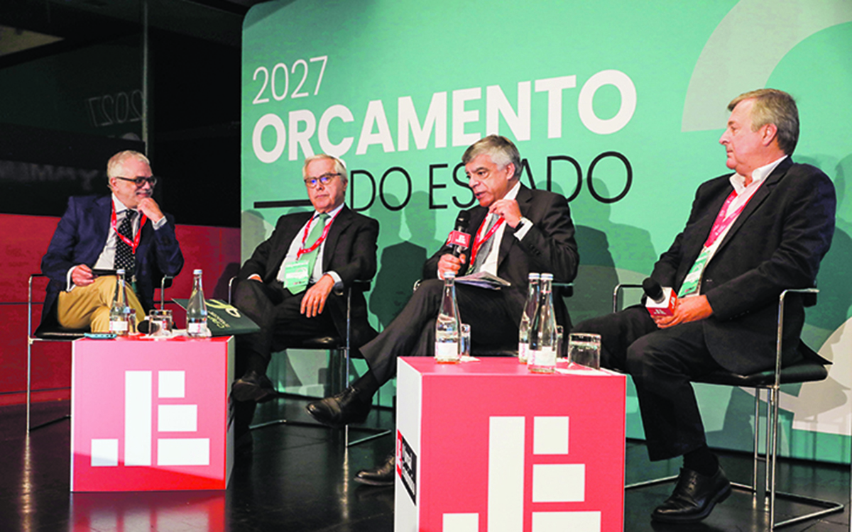 Refor&ccedil;o do investimento privado est&aacute; longe  de estar garantido