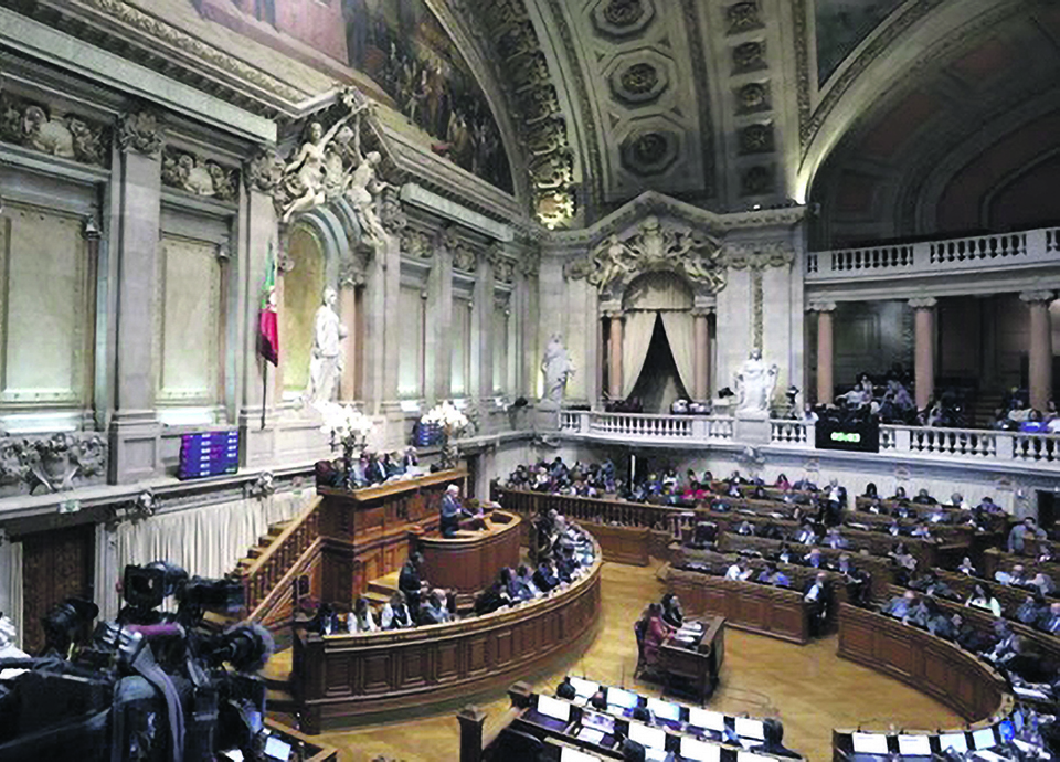 Empresas pedem &ldquo;responsabilidade&rdquo; aos partidos na discuss&atilde;o laboral