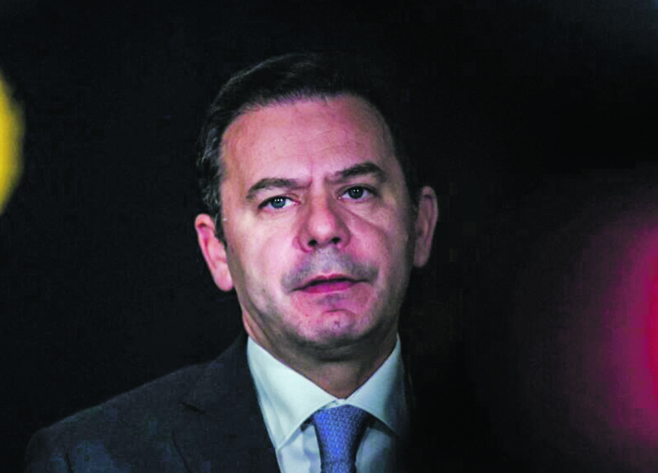 Montenegro sucede a Montenegro e promete dialogar “com todos”
