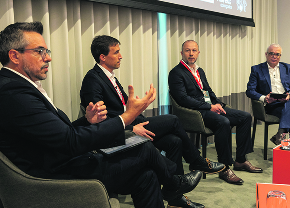 A literacia para  de combater dificuldades no uso da  tecnologia