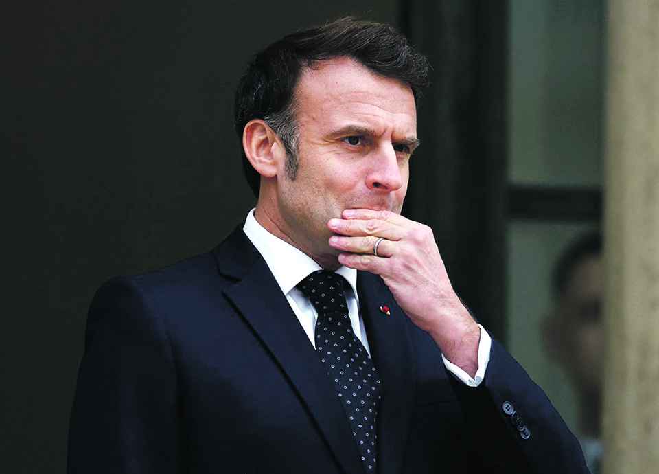 Crise política em França segue dentro de momentos