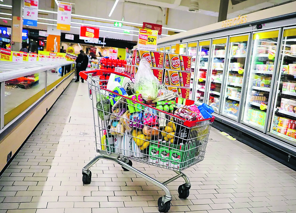 Fatura do IVA &eacute; quase  o triplo dos cortes de IRS