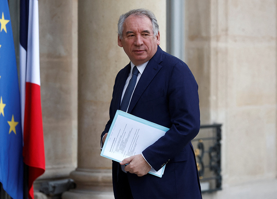 Bayrou enfrenta as primeiras dificuldades