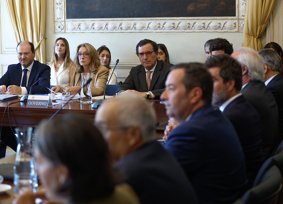 Governo quer mudar leis do trabalho que são “entrave” à economia
