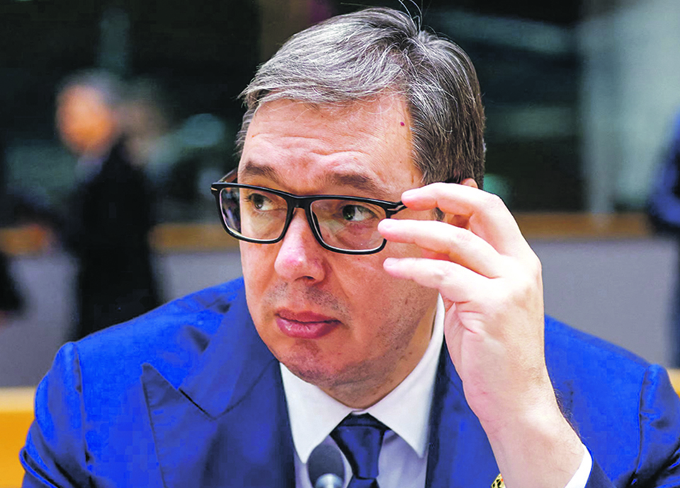 Sérvia: Vucic arrisca estabilidade se não marcar eleições antecipadas