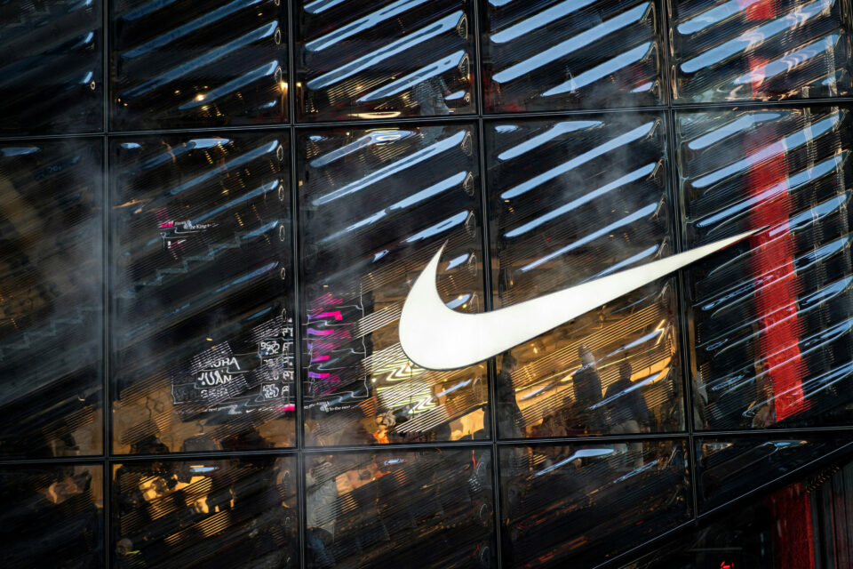 Fundador da Nike é o 49.º mais rico do mundo