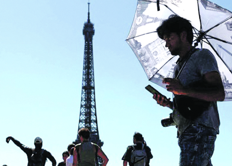 Elei&ccedil;&otilde;es municipais em Fran&ccedil;a: Paris  &eacute; uma festa