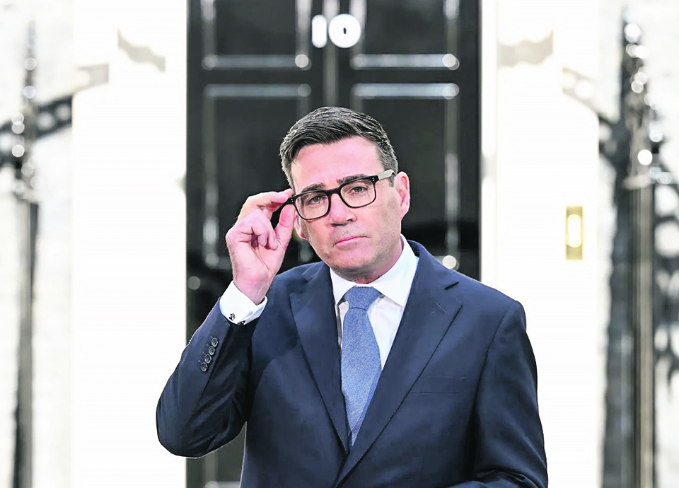 Andy Burnham quer &ldquo;construir um sentido de unidade&rdquo;