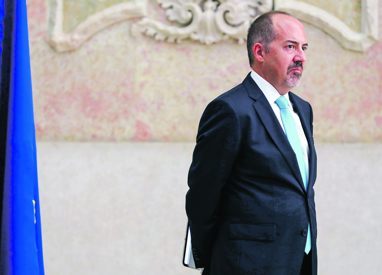 Fluxo de emigração jovem no ano passado foi o mais alto em quase uma década