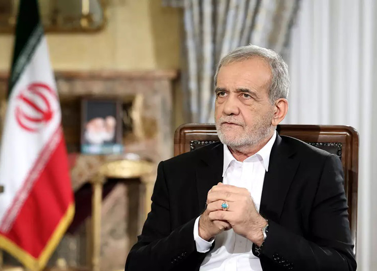 Ir&atilde;o: Khamenei e Pezeshkian em rota de colis&atilde;o