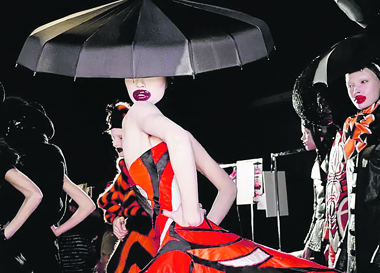 A liberdade da moda invade o museu