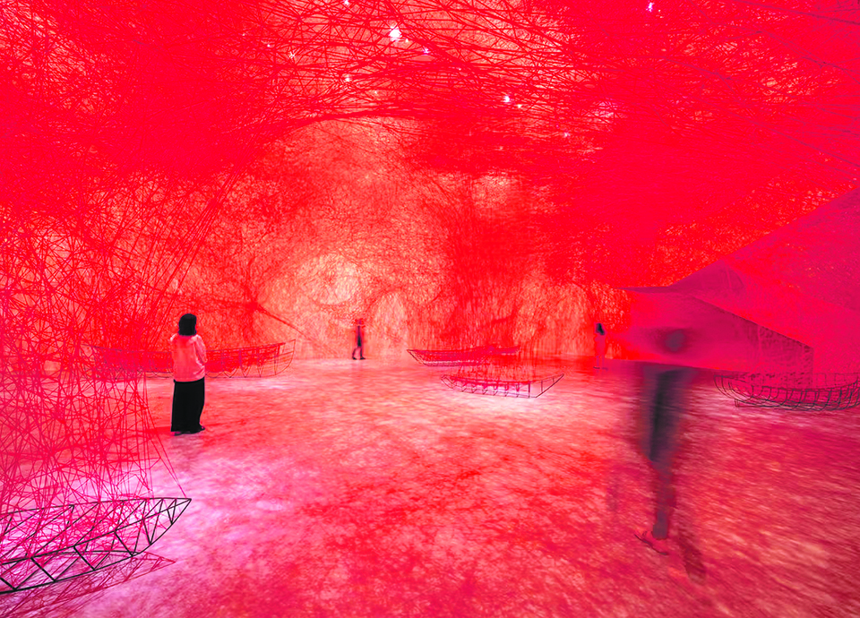 Grand Palais expõe a obra poética  da japonesa Chiharu Shiota