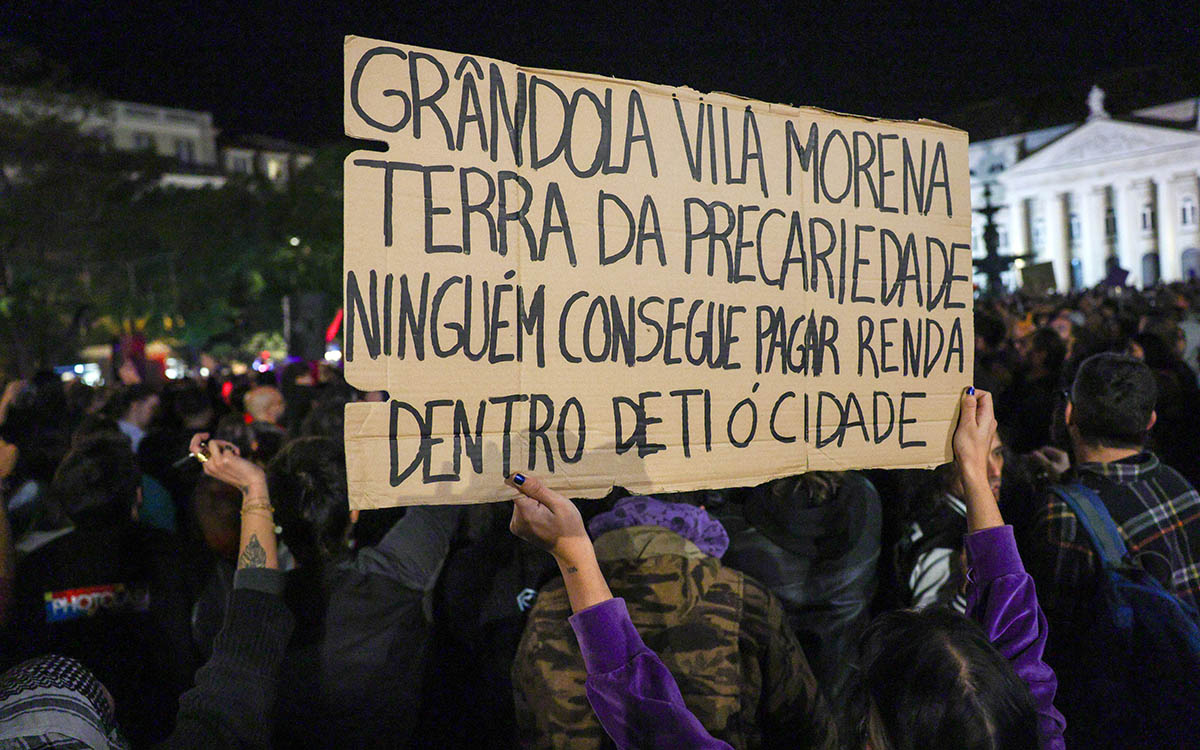Protestos incendeiam grandes cidades em quase toda a Europa. Tamb&eacute;m em Portugal