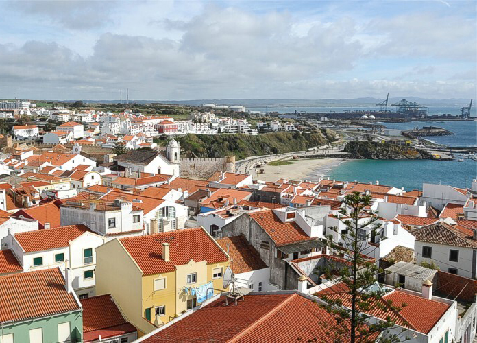 Cidade : Vaga de investimentos dispara pre&ccedil;os  das casas em Sines