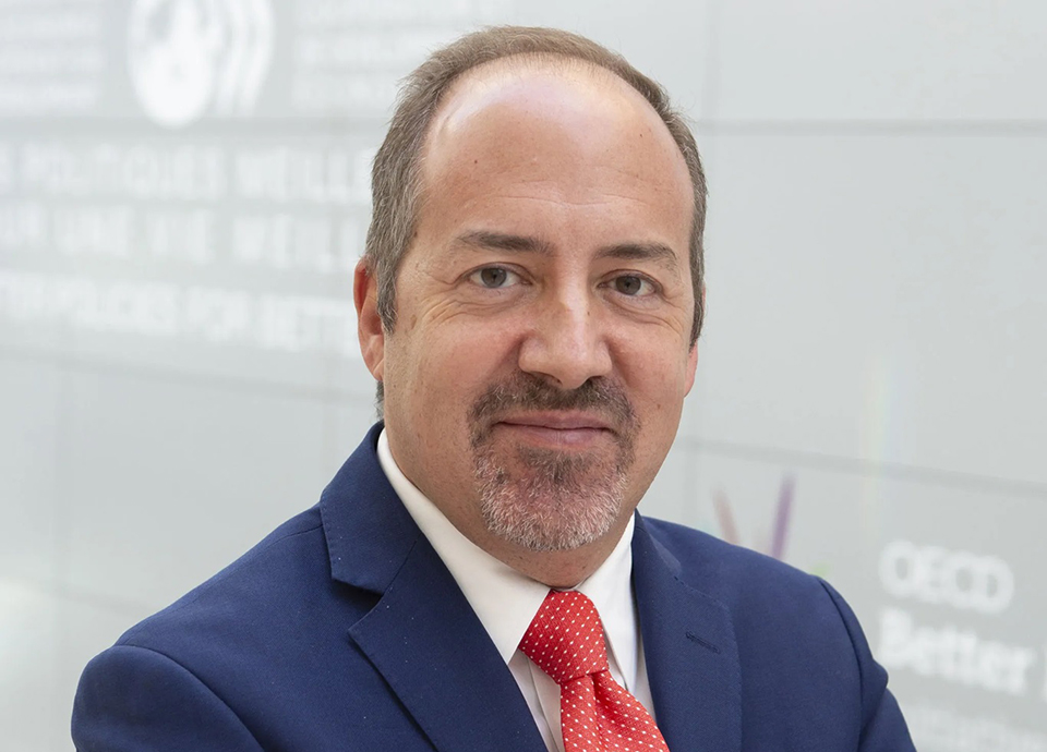 Álvaro Santos Pereira herda banco central com prejuízos