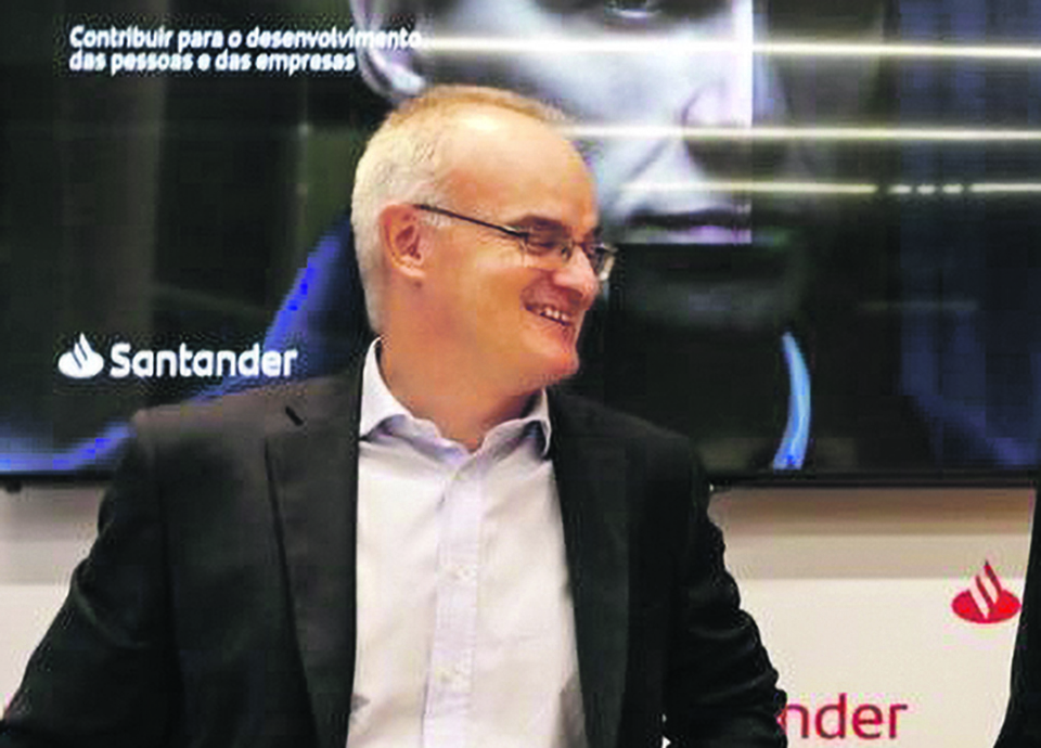 Manuel Preto assume lugar de topo no Santander