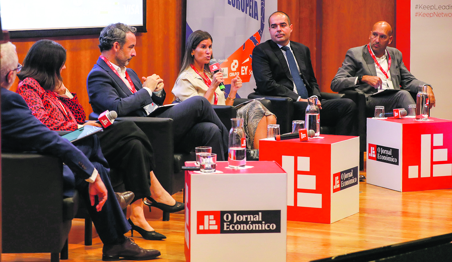 “Há uma janela para se adaptarem. Aproveitem-na”