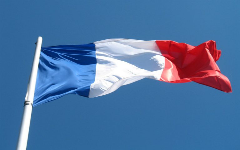 França alerta hospitais para "potencial grande envolvimento militar" na Europa em 2026